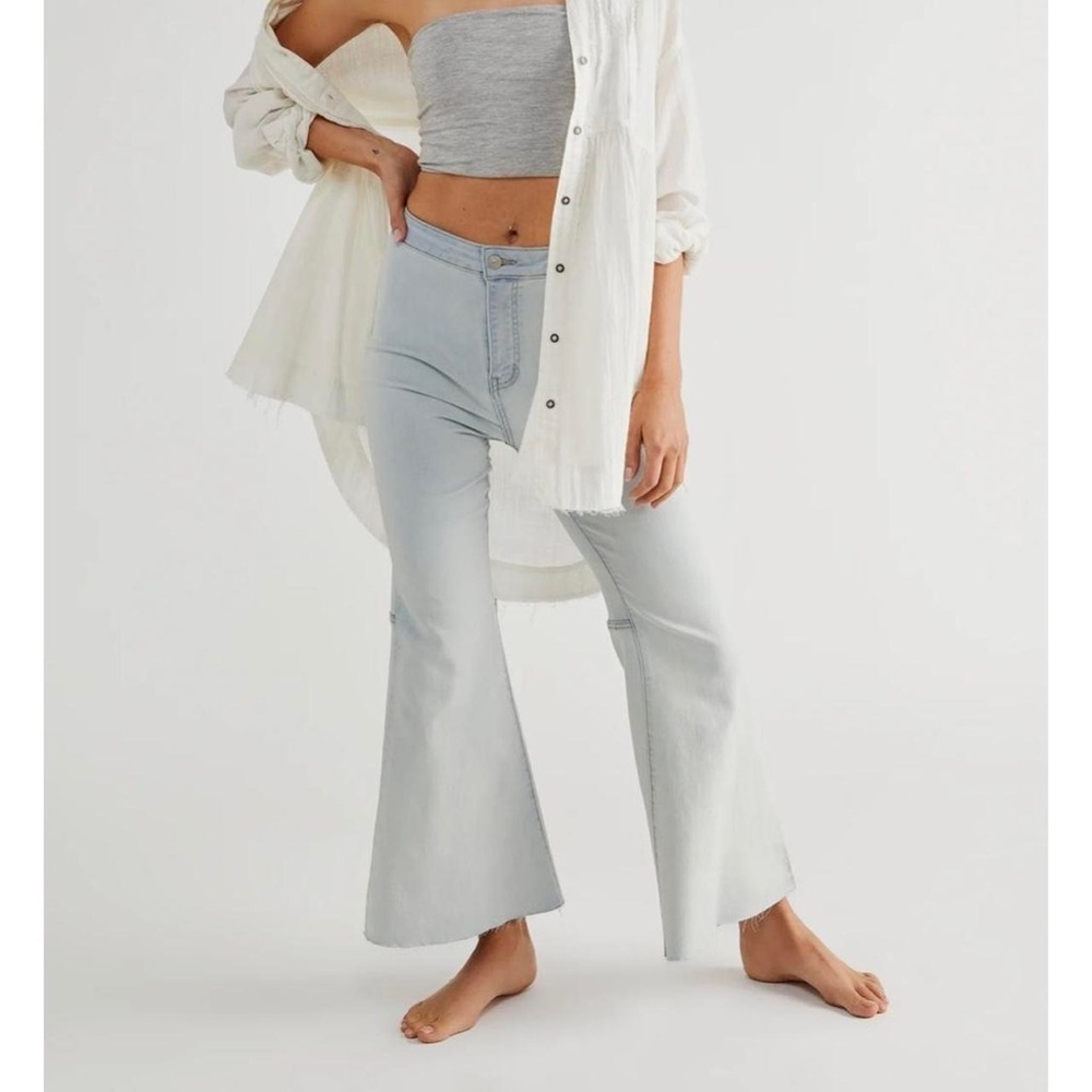 Free People Youthquake Crop Flare Jeans Bleach Out 29 NWT Raw Hem High Waisted